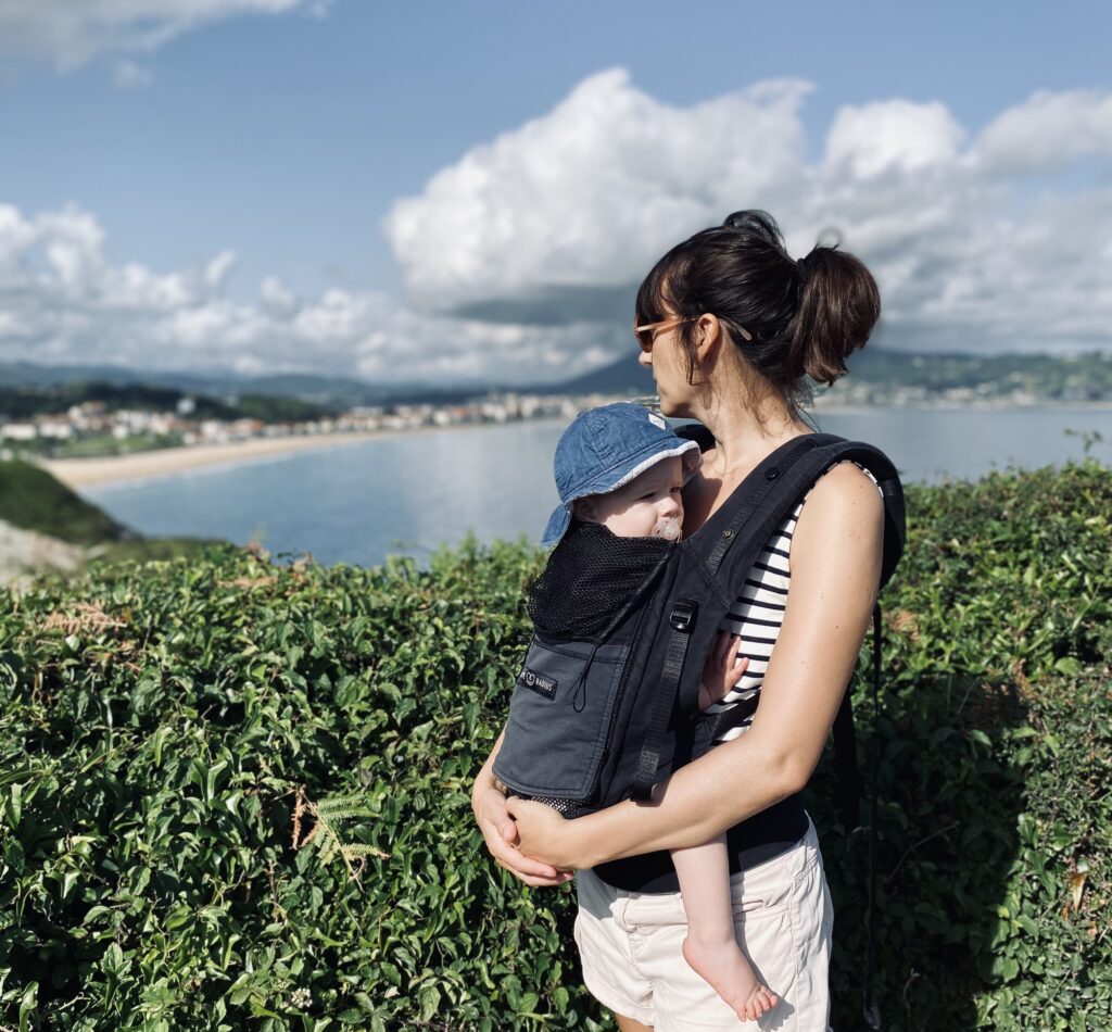 Protéger bébé du soleil : les accessoires indispensables