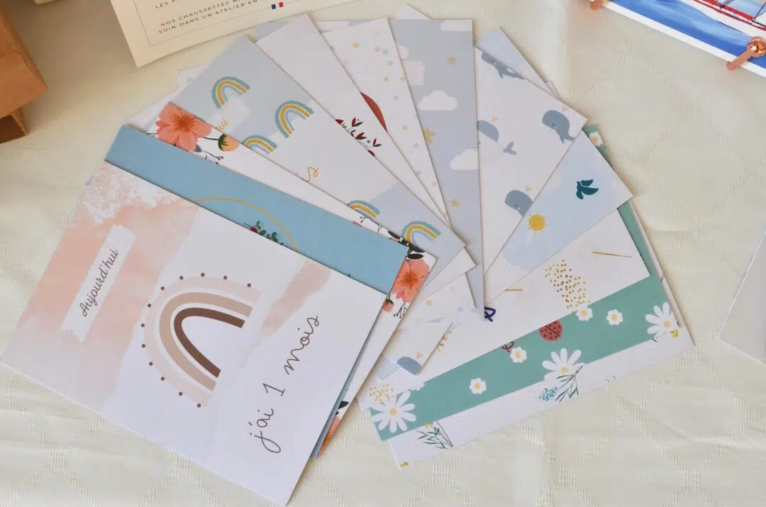 12 cartes en couleur pour conserver un souvenir mémorable de la première année de bébé